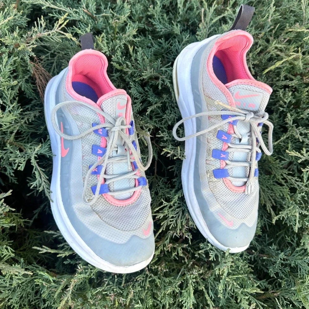 Nike Air Max Axis Little Girl Sneakers Size‎ 2.5Y Gray